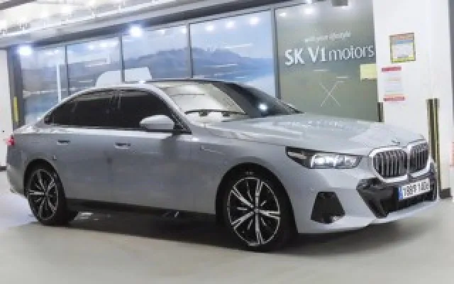저신용중고차전액할부여유자금 5시리즈 (G60) 530i xDrive 매물 사진 8 - 2024/12 14,250km